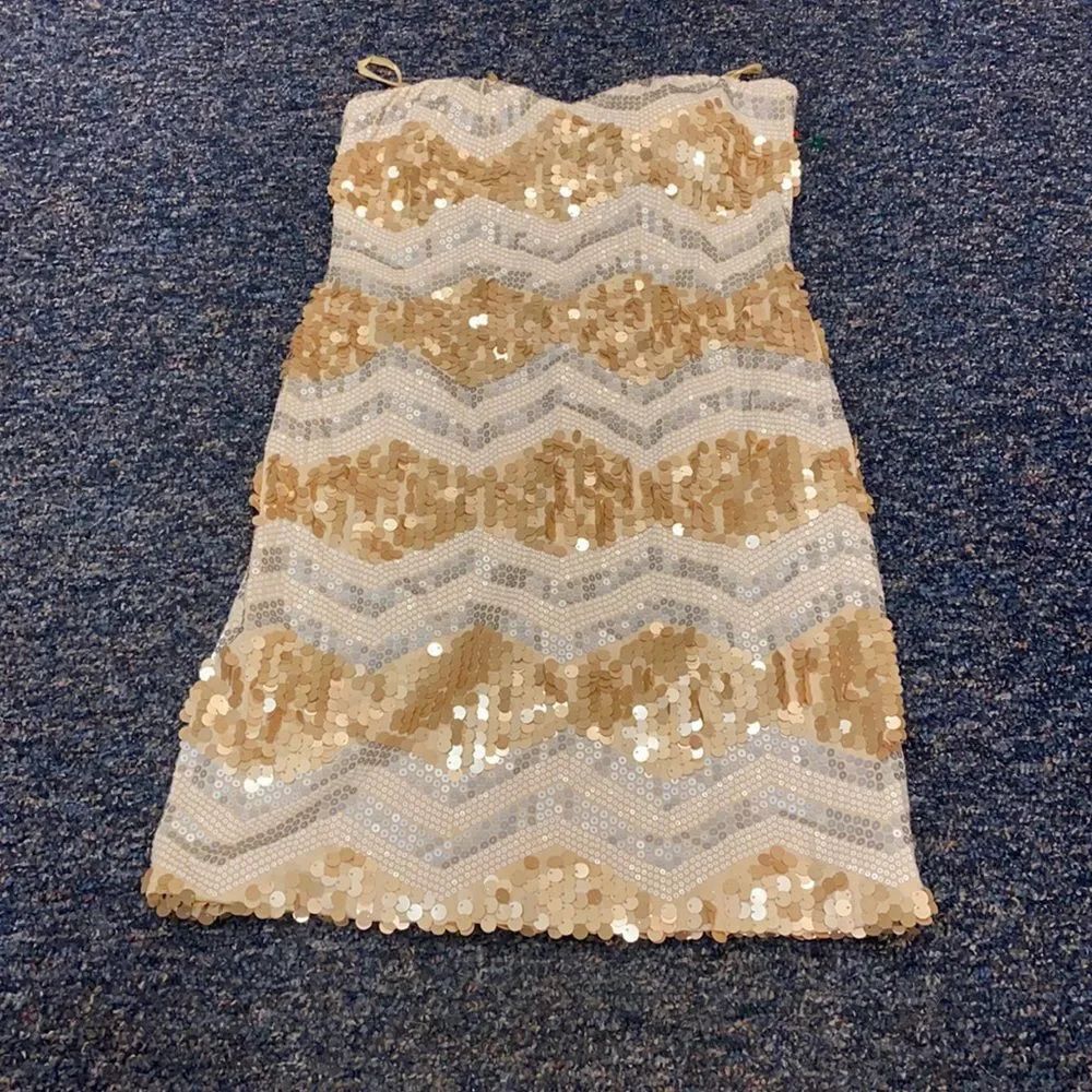 Lily Rose Champagne Strapless Sequenced Dress sz.L